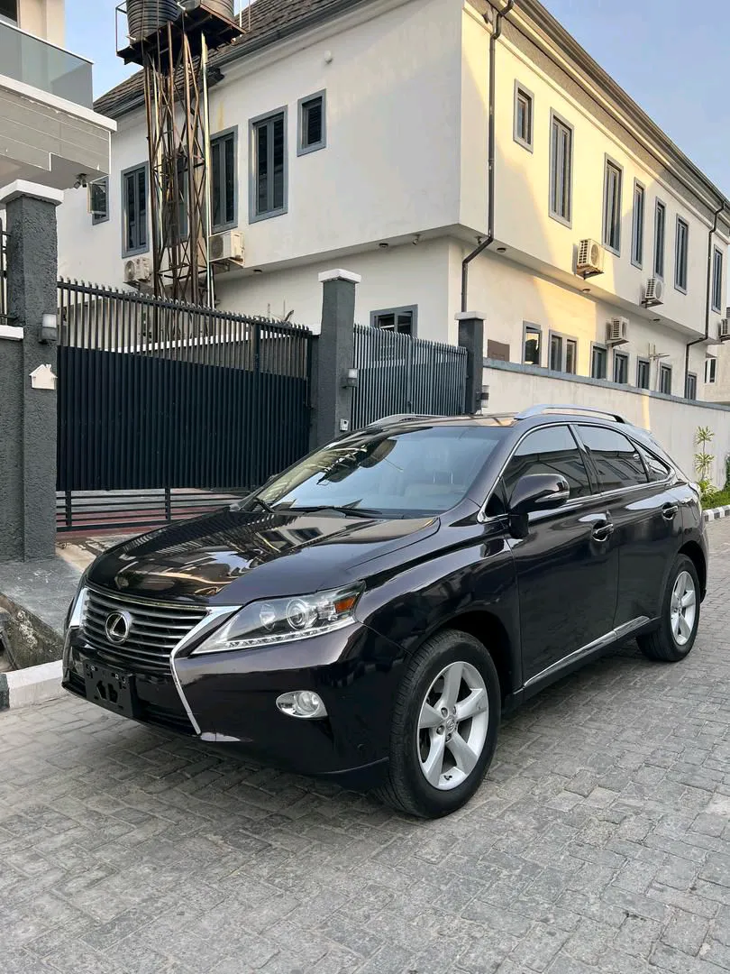 ✨ Key Features:  - Blind Spot Monitor (BSM)  - Reverse Camera  - Parking Sensors  - Premium Cream Interior  - Sleek Brown Exterior