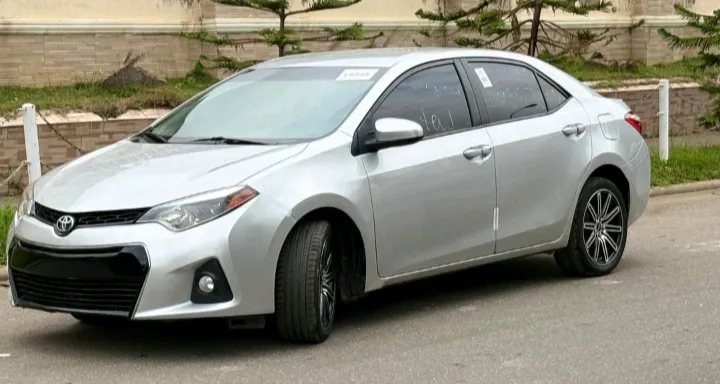 FOREIGN USED TOYOTA COROLLA 
