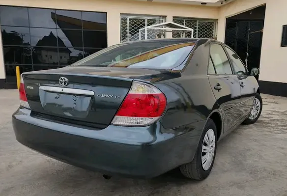 Green Colour Toyota Camry 