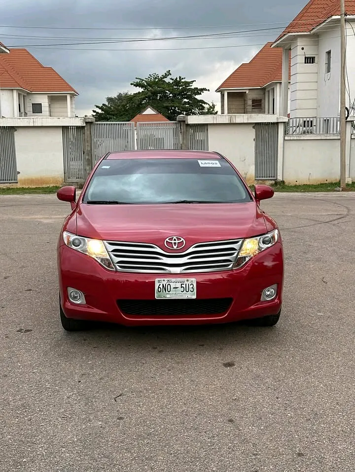 Distress sales sharp toyota venza with full option