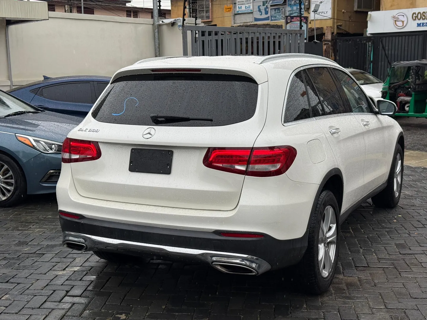 2017 Mercedes Benz glc300