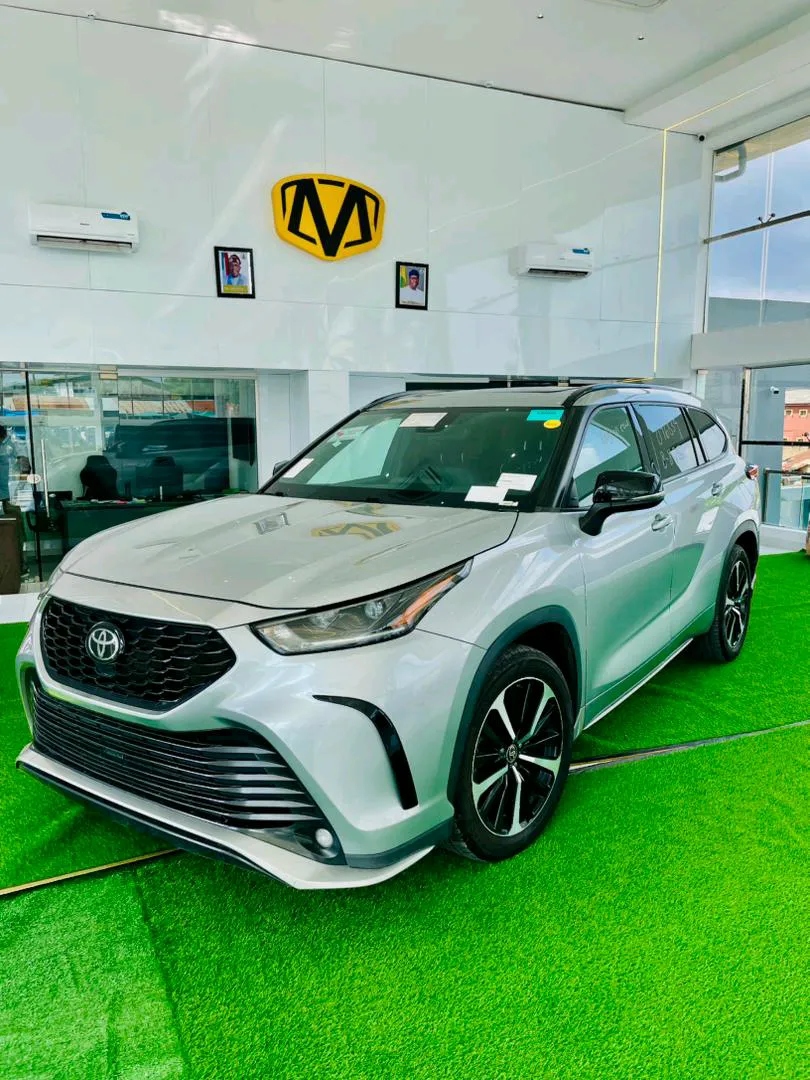 TOYOTA HIGHLANDER XSE 2022