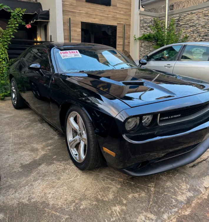 DODGE Challenger