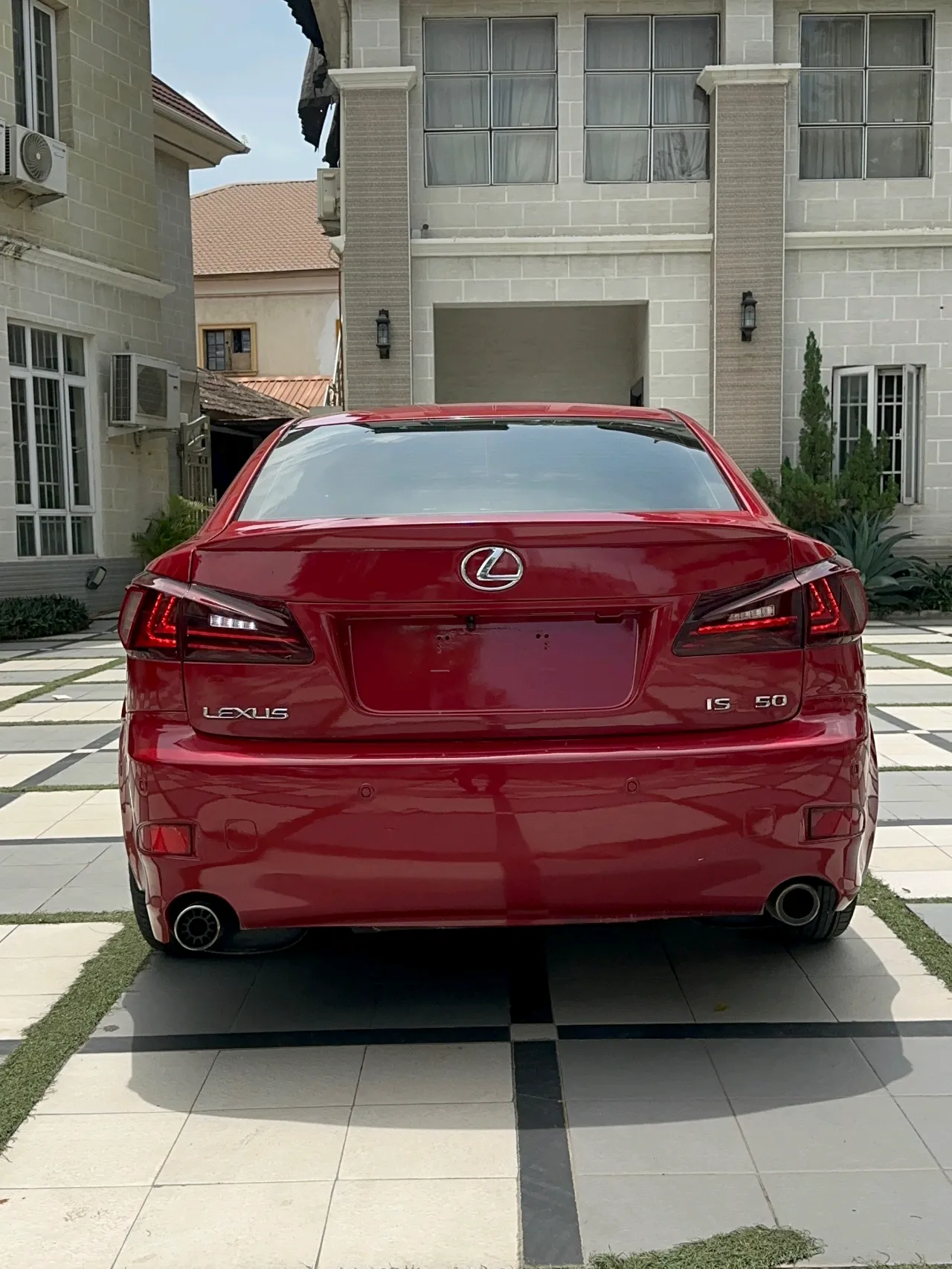 Lexus IS
