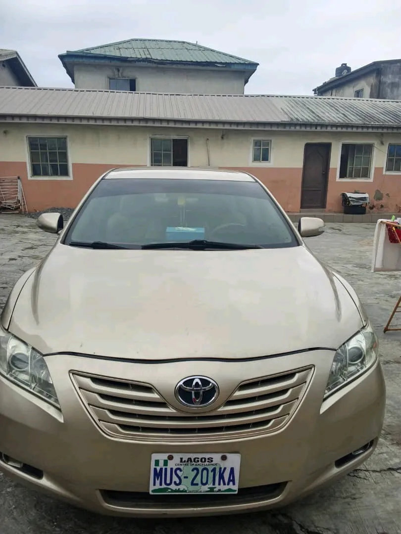 TOYOTA Camry