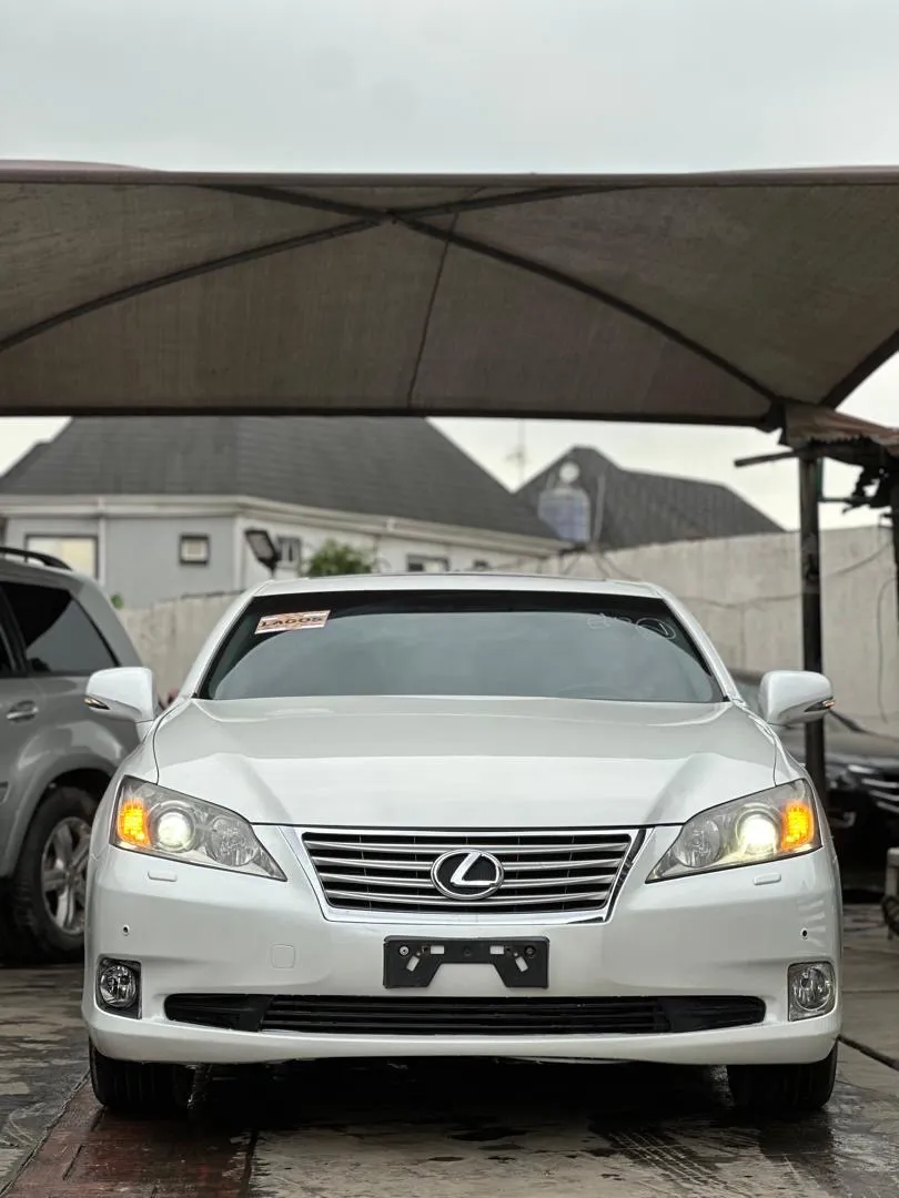 Lexus ES